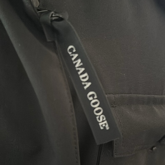 Canada Goose Parka - Picture 5 of 7